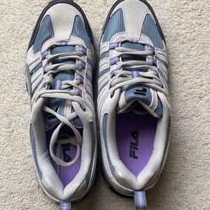 Women’s fila shoes size 10
